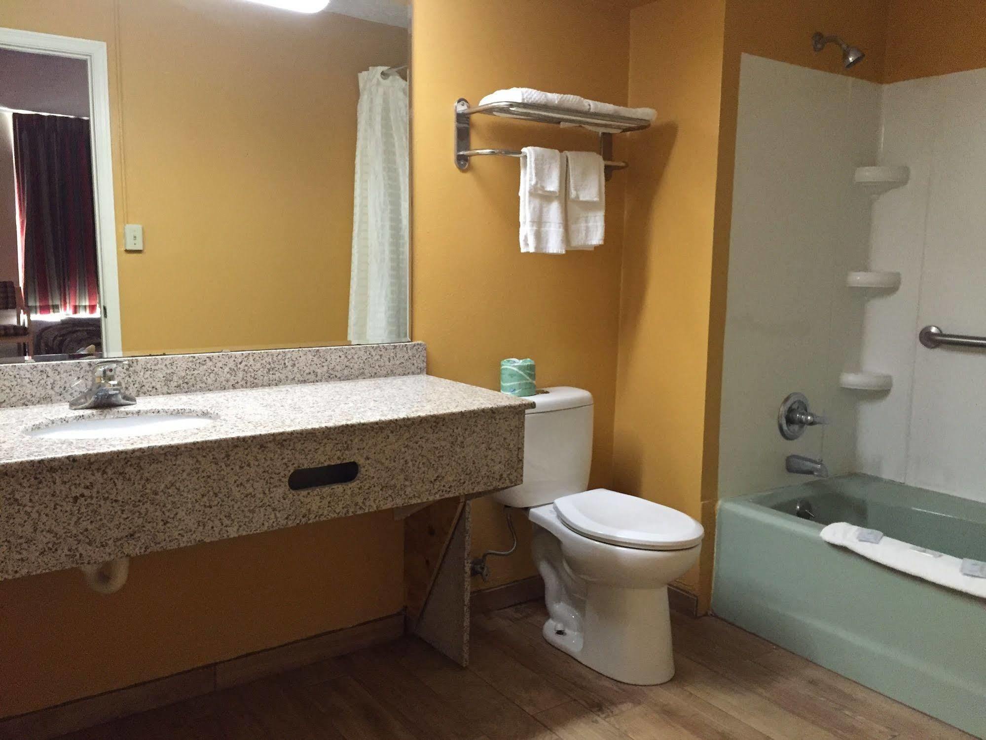 Parkway Inn Morristown Bagian luar foto