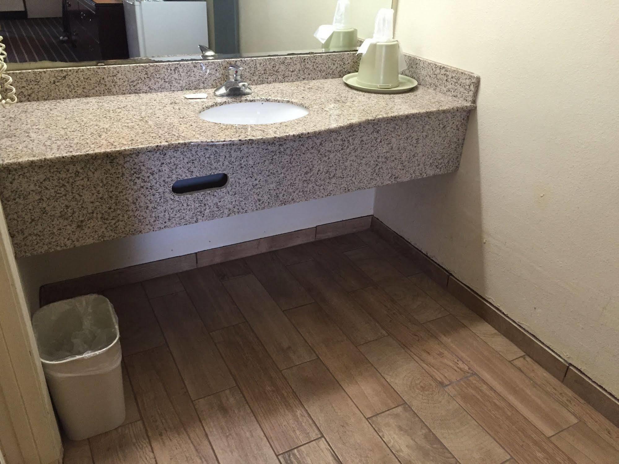 Parkway Inn Morristown Bagian luar foto